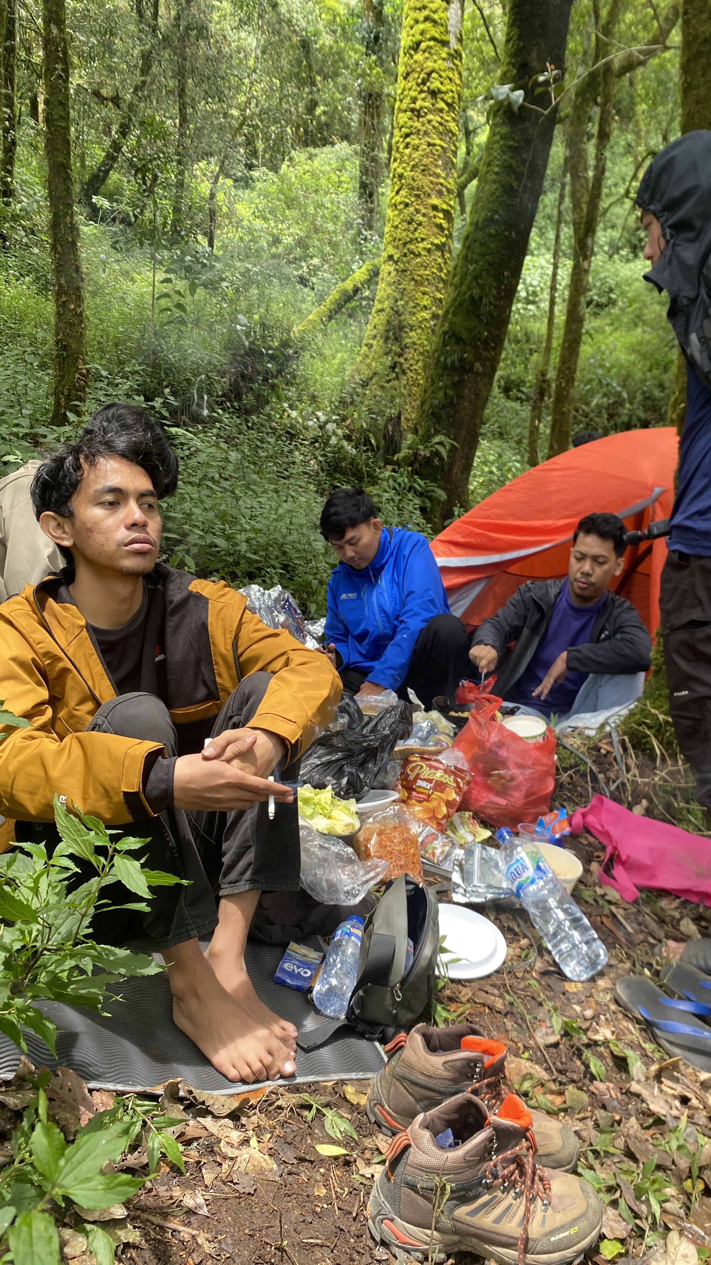 Camp di Pos 6 Sumber Hirup
